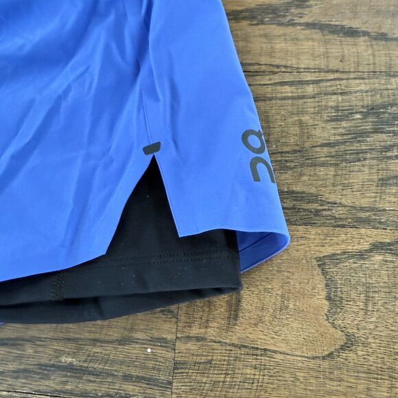 ON RUNNING Athletic Shorts Size XS in Cobalt /Black NWT $80 - Picture 3 of 8